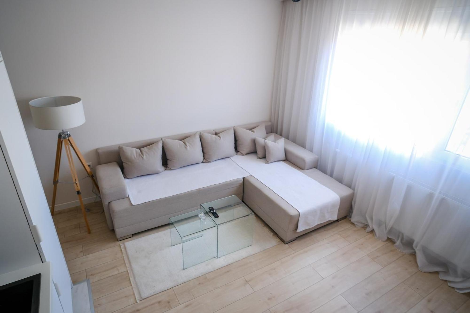 Apartment In Nis, Center! Brand-New Eksteriør billede